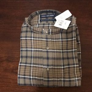 VanHeusen long sleeve shirt. Size L. New with tags.